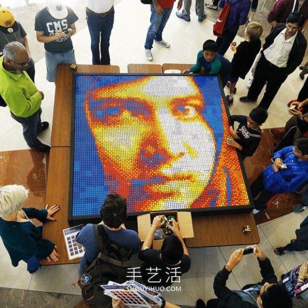 Artist uses thousands of Rubiks cubes to DIY huge pop culture portraits