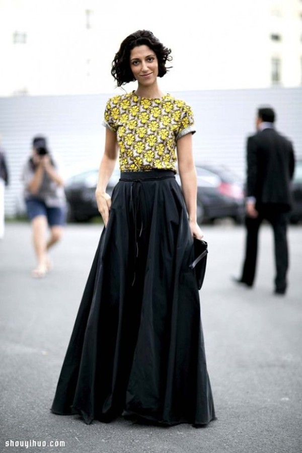 MaxiSkirt A floor-length long skirt that exudes charming charm