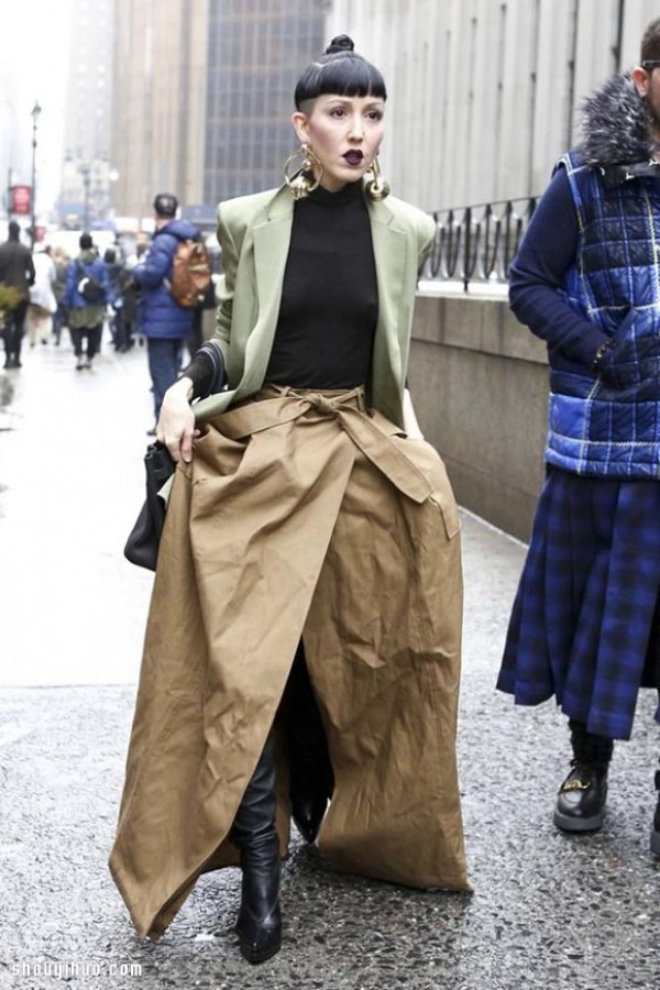 Maxi Skirt exudes charming charm in floor-length long skirts