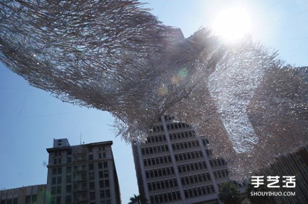 It is suspected that the Milky Way is falling in the sky? Liquid Shard installation art work