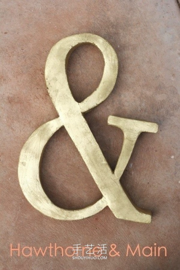 Tutorial on how to make hand-made "&" symbol decoration with foam sponge