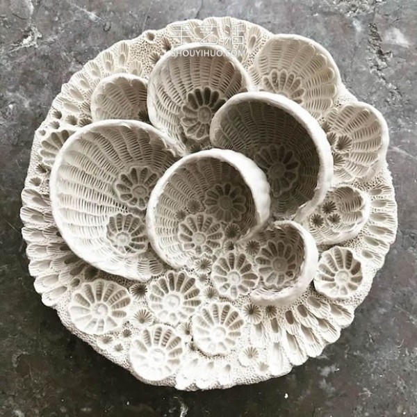 Amazing hand-made ceramic sculptures imitating the textures of aquatic life