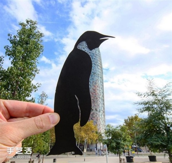 When paper-cut art meets architecture, he destroys landmarks around the world! 