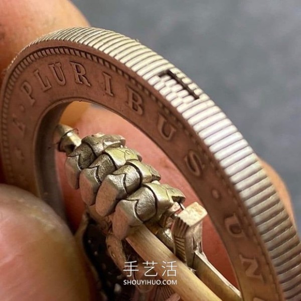 Hidden trap! DIY dollar coins into relief sculptures