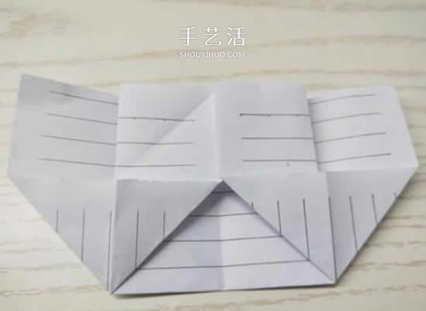 Kindergarten origami tutorial: Illustration of the simplest paper wallet folding method