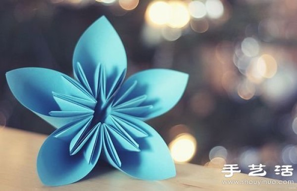 Beautiful origami cherry blossom handicrafts