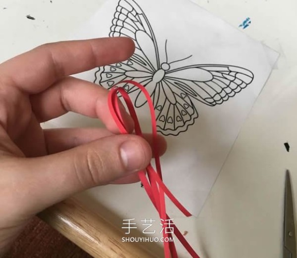 Colorful elves! Tutorial on making paper quilled butterflies by hand