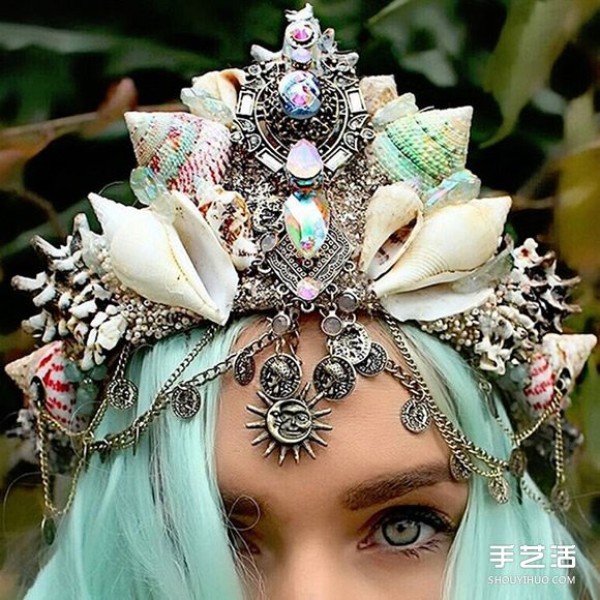 27-year-old Australian gardener: uses shells and jewels to make mermaid crowns