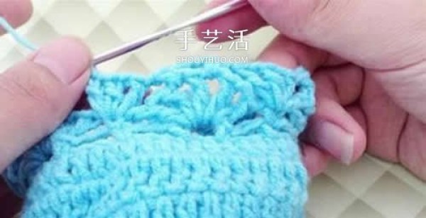 Tutorial on handmade crochet warm socks to protect feet when watching TV in winter