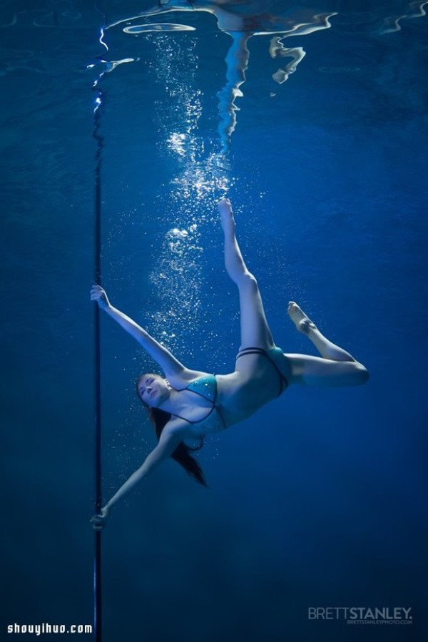 Pole dancing in the water can be so beautiful even if you hold your breath