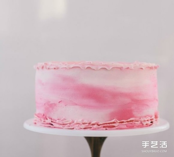 Pink Love: Make a sweet pink cake for your lover