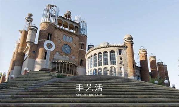 53 years of persistence! The Spanish grandfather built a cathedral