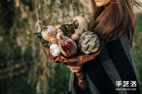 The edible fruit and vegetable bouquet will make the foodies