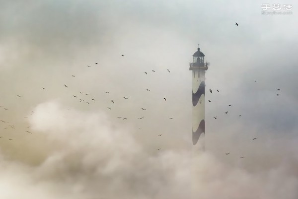 Photo album of lonely and magnificent lighthouses around the world