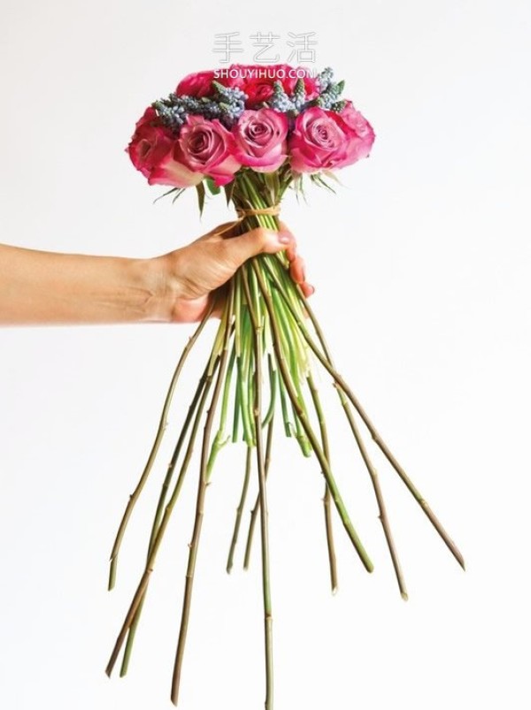 Tutorial on how to make handmade wedding bouquets with flowers