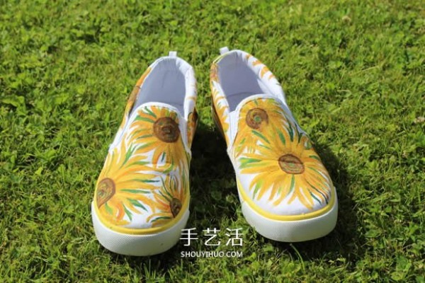 Tutorial on how to draw canvas shoes, draw Van Goghs sunflowers on the shoes