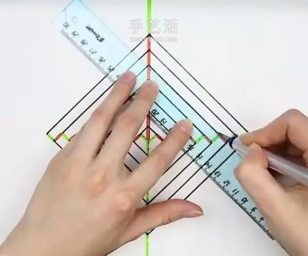 Use only a piece of cardboard to make a 3D rotating device that will rotate when it is opened and closed