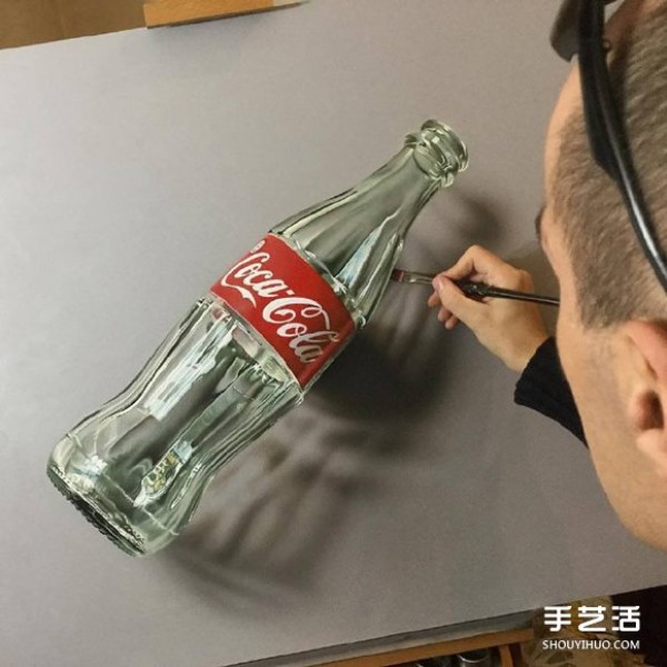 Hyper-realistic three-dimensional paintings are so realistic that people can