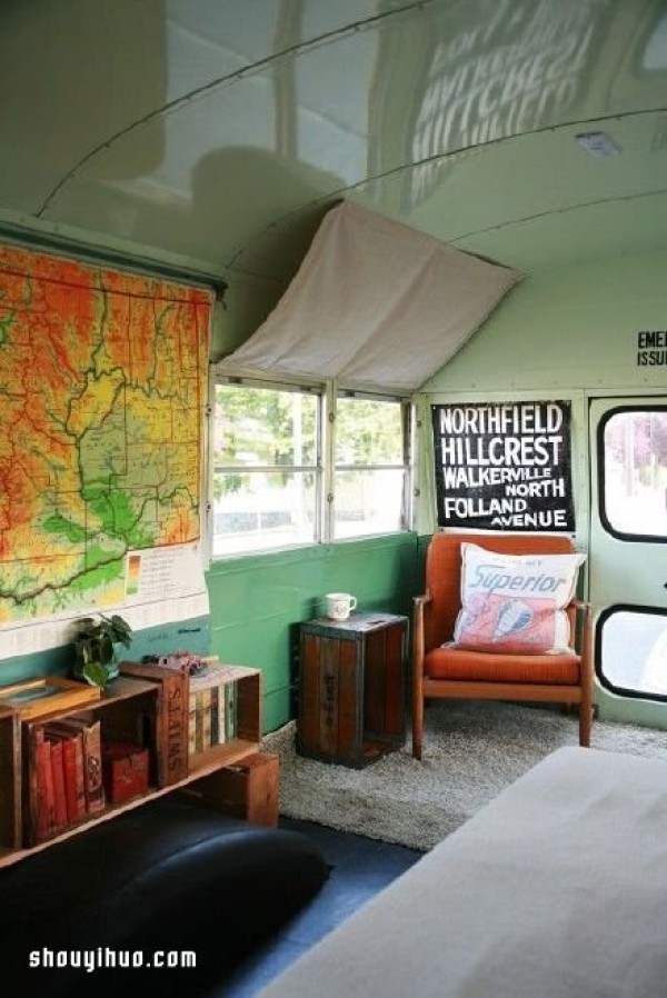 A minibus transformed into a cozy RV will take you around the world~