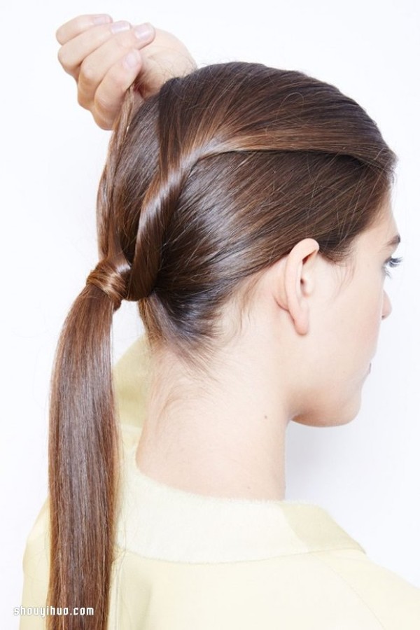 5 simple and varied techniques for tying a ponytail that will amaze you