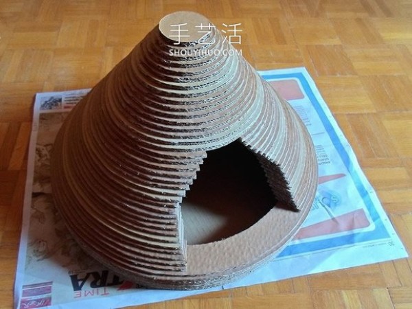 Illustrated tutorial on how to make your own corrugated cardboard cat house