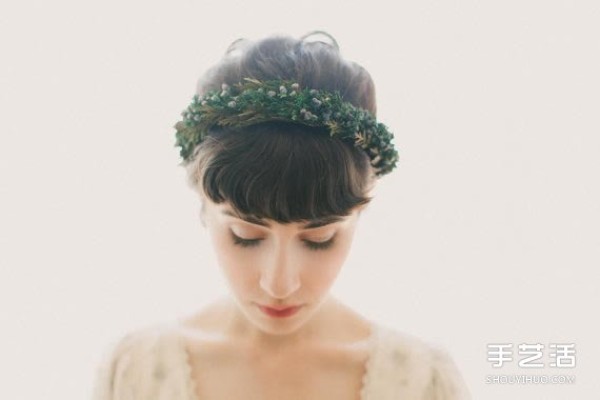 Four kinds of dreamy garlands for the bride and unconventional bridal headwear