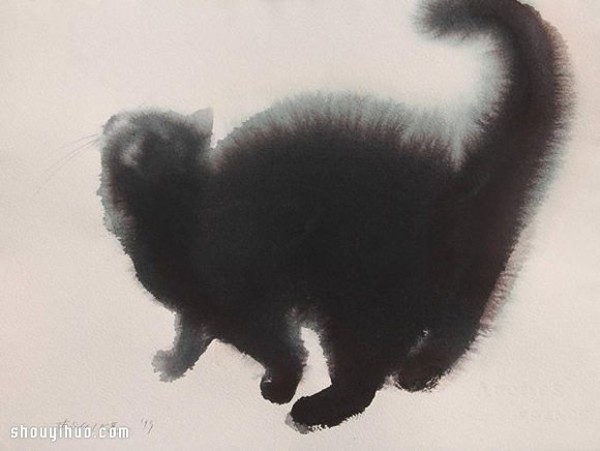 Use calligraphy ink to render the soft and fluffy lazy posture of the cat