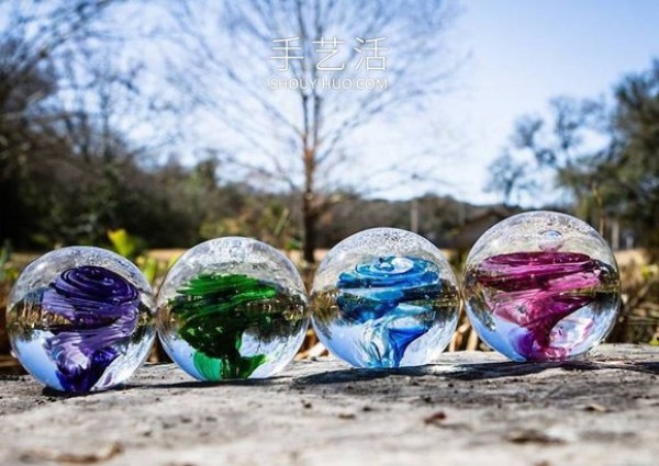 Amazing memorial glass sculpture made from the ashes of the deceased