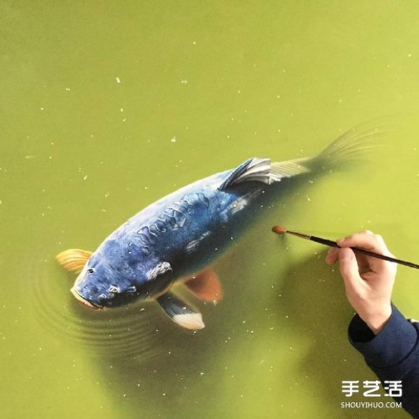 Hyper-realistic three-dimensional paintings are so realistic that people can