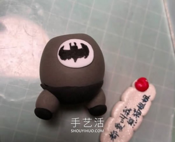 Tutorial on how to make a cartoon Batman by hand using ultra-light clay