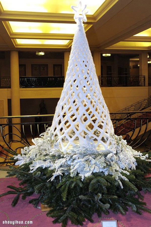 Christmas tree transformation: a creative Christmas tree created by a fashion designer