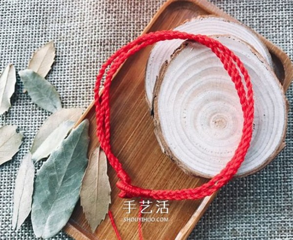 Sansheng rope bracelet weaving method and illustration how to use red rope to weave Sansheng bracelet