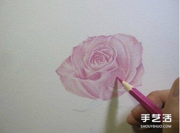 How to draw a rose with colored lead, step-by-step tutorial on how to draw a rose with colored pencils