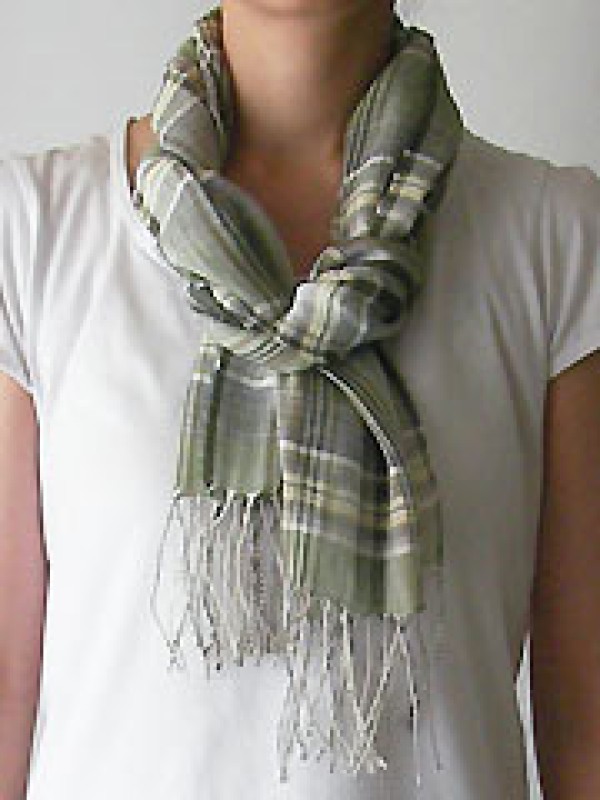 A comprehensive collection of various ways to tie a scarf, and 60 ways to tie a long scarf