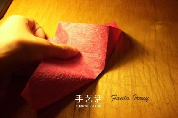 How to fold a Korean-style rose gift box, including the folding method of the lid and box body