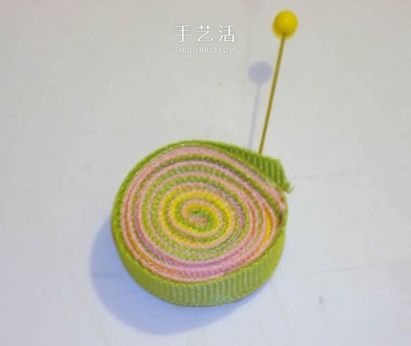 The cute way to make ribbon lollipop hairpins without sewing by hand