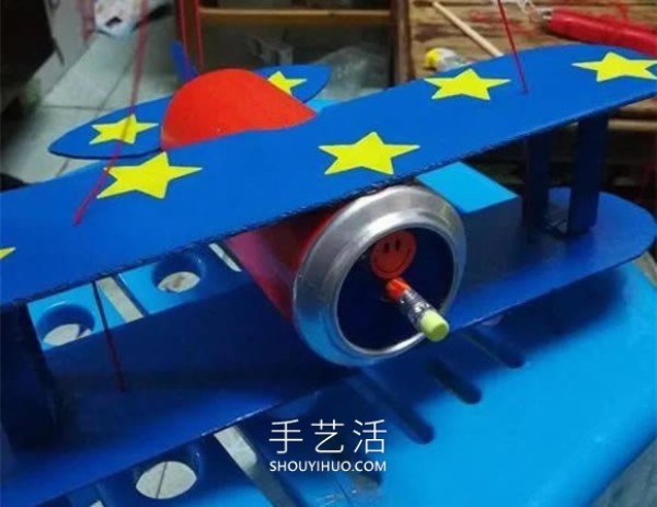 A simple way to use can can waste to make a homemade airplane model