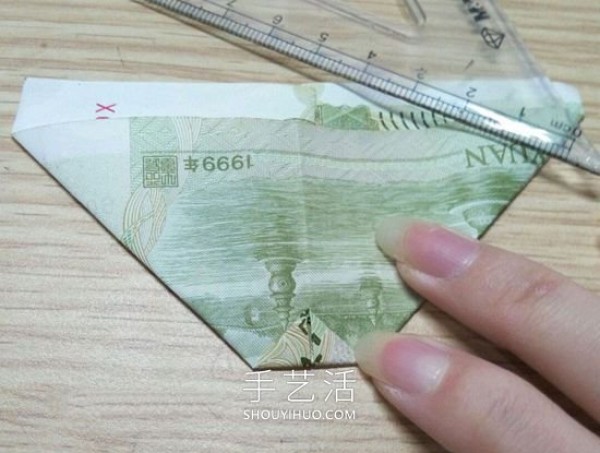 How to use paper money to fold a ring and a heart, a step-by-step illustrated tutorial