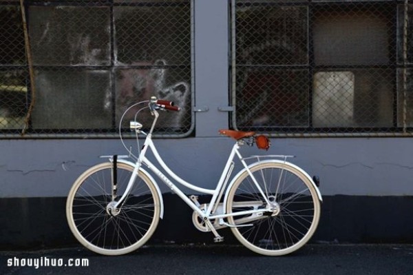 LEKKER, a long-established bicycle shop in a quiet alley in Melbourne