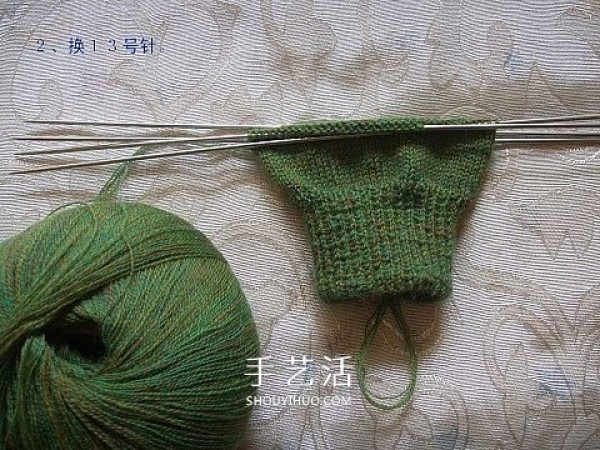 Hand-knitted hand-knitted finger gloves of solid-color, pattern-free gloves