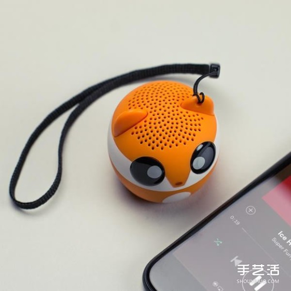 Easily grasp the Q Cute Animal Bluetooth Speaker to accompany you everywhere with two fingers