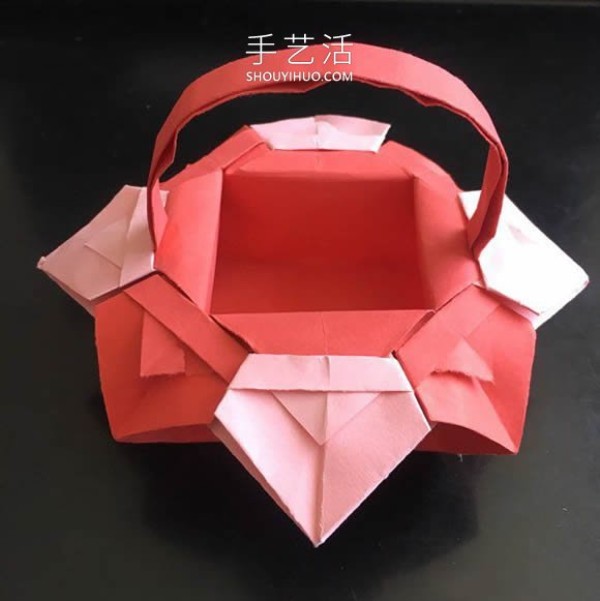 A simple tutorial on the origami method of a small flower basket