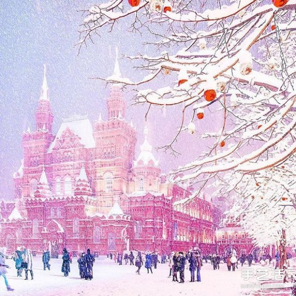 Moscow, like a northern wonderland, presents a dreamy fairy tale atmosphere