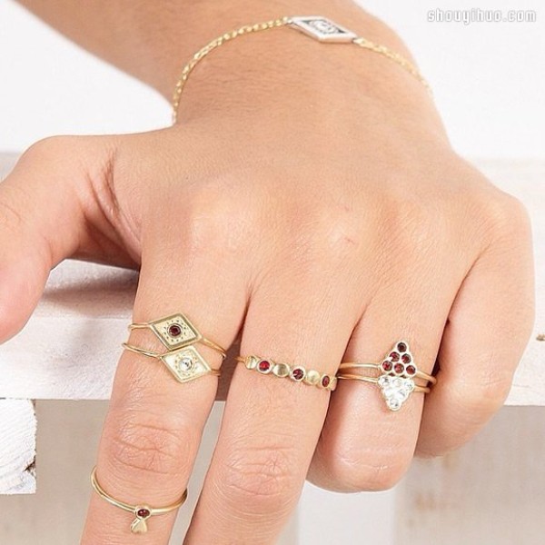 13 ways to wear rings to make you a fashion jewelry expert