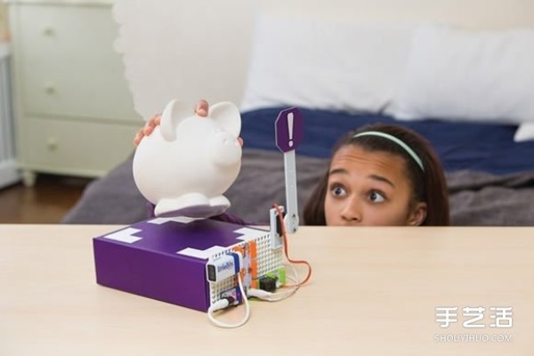 LittleBits electronic building blocks let children become little inventors! 