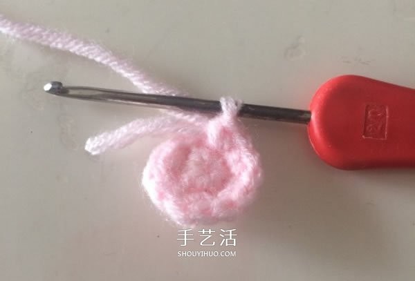 How to crochet a pink deer head with illustrations and steps to crochet a cute deer