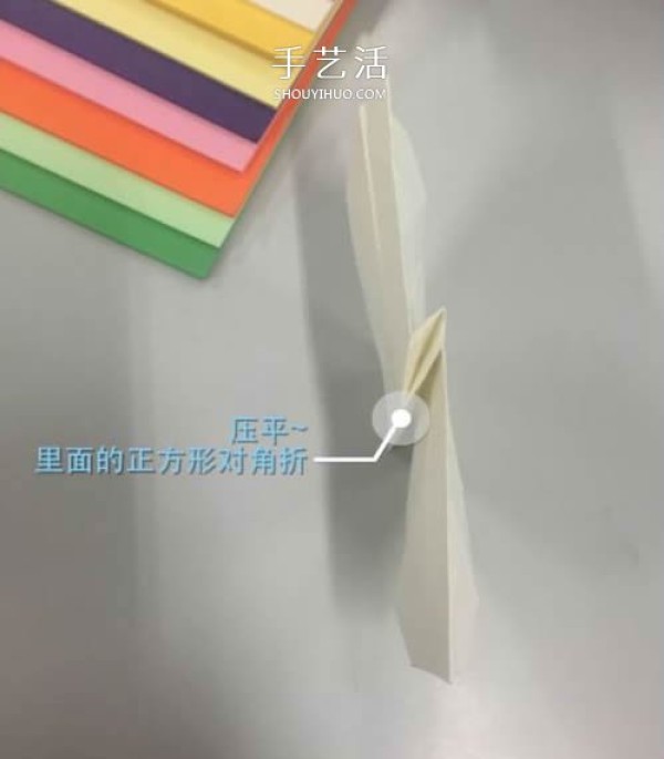 Illustrations of how to fold Huaxins improved version of Kawasaki roses are suitable for beginners