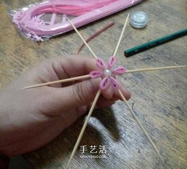 Handmade beautiful small flower umbrellas made of paper quilling paper