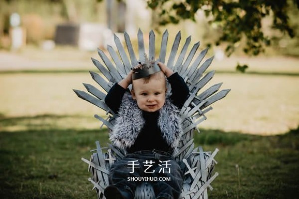 Rule Westeros! Use a plastic chair to make an Iron Throne for your baby