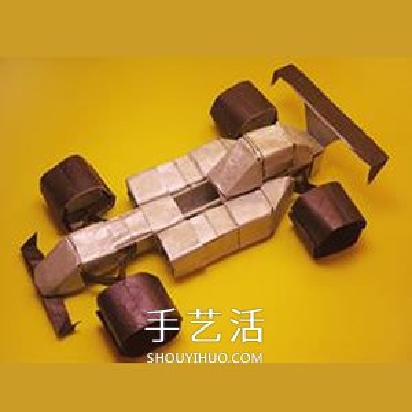 Illustration of the origami method of the formula racing car. The work looks very realistic! 